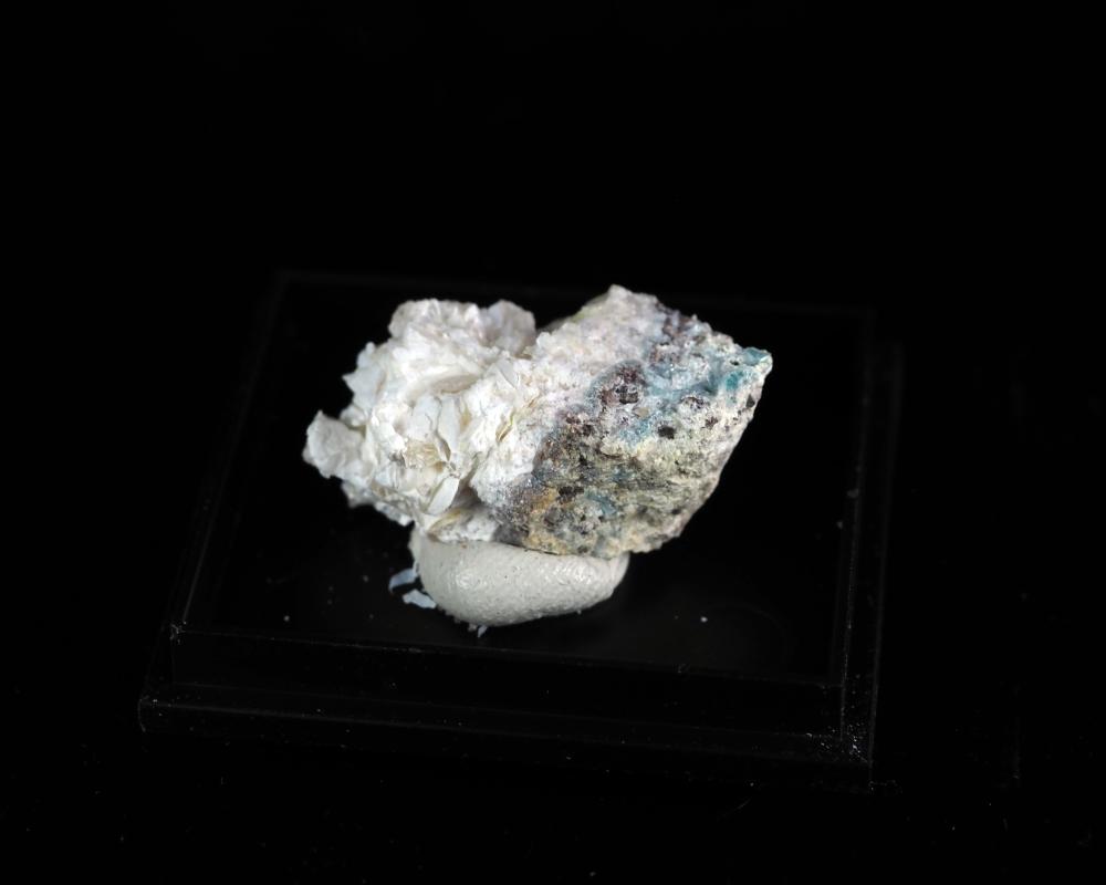 Plumbophyllite